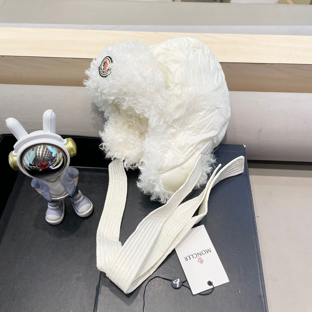 moncler新款日系复古羊羔毛骑行羽绒绑带雷锋帽女护耳帽百搭保暖套头帽潮