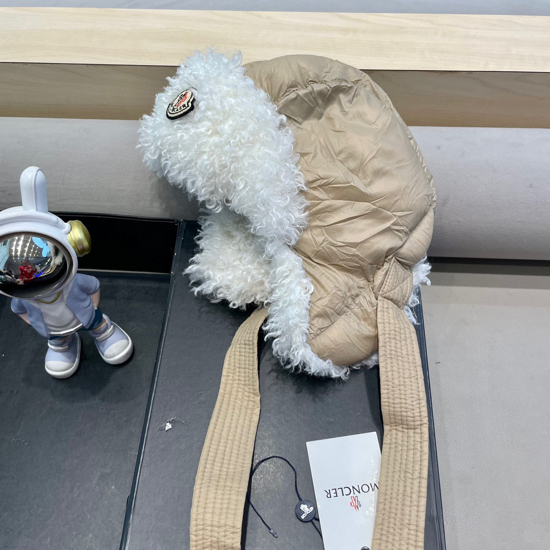moncler新款日系复古羊羔毛骑行羽绒绑带雷锋帽女护耳帽百搭保暖套头帽潮