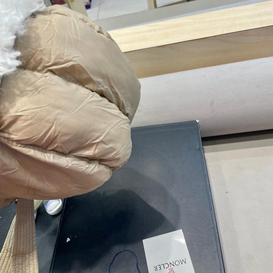 moncler新款日系复古羊羔毛骑行羽绒绑带雷锋帽女护耳帽百搭保暖套头帽潮