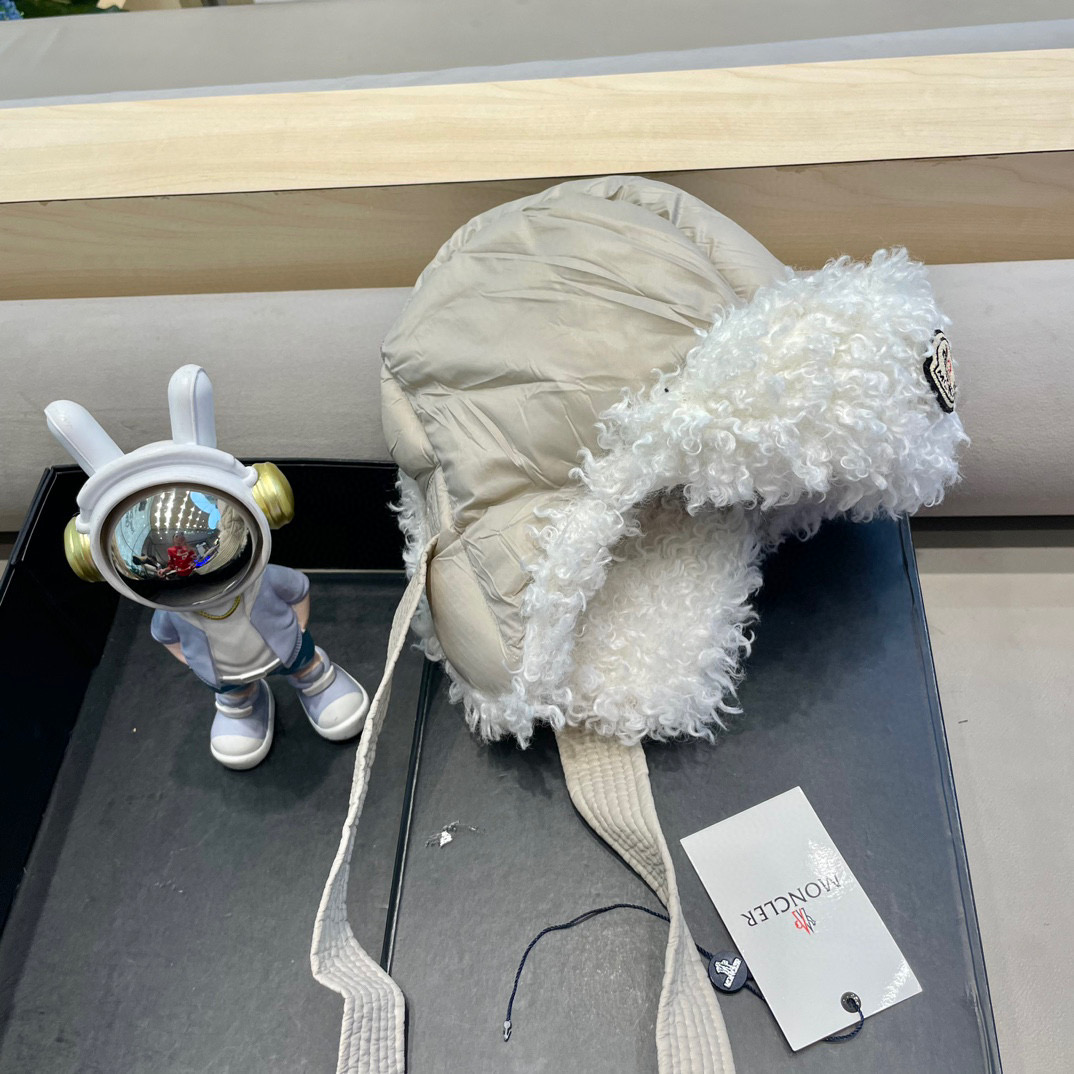 moncler新款日系复古羊羔毛骑行羽绒绑带雷锋帽女护耳帽百搭保暖套头帽潮