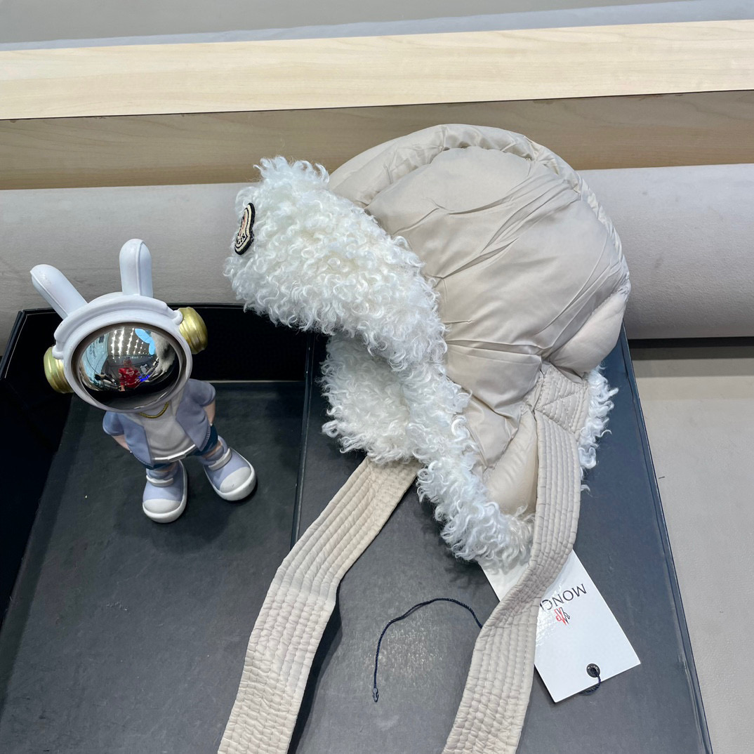 moncler新款日系复古羊羔毛骑行羽绒绑带雷锋帽女护耳帽百搭保暖套头帽潮