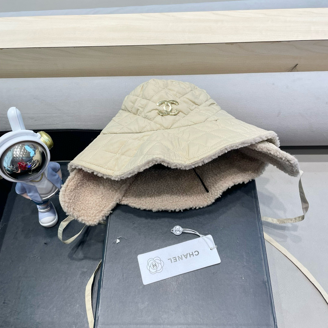 Chanel香奈儿款羽绒棉新款羊羔绒渔夫帽女秋冬保暖护耳帽时尚百搭素颜遮脸帽