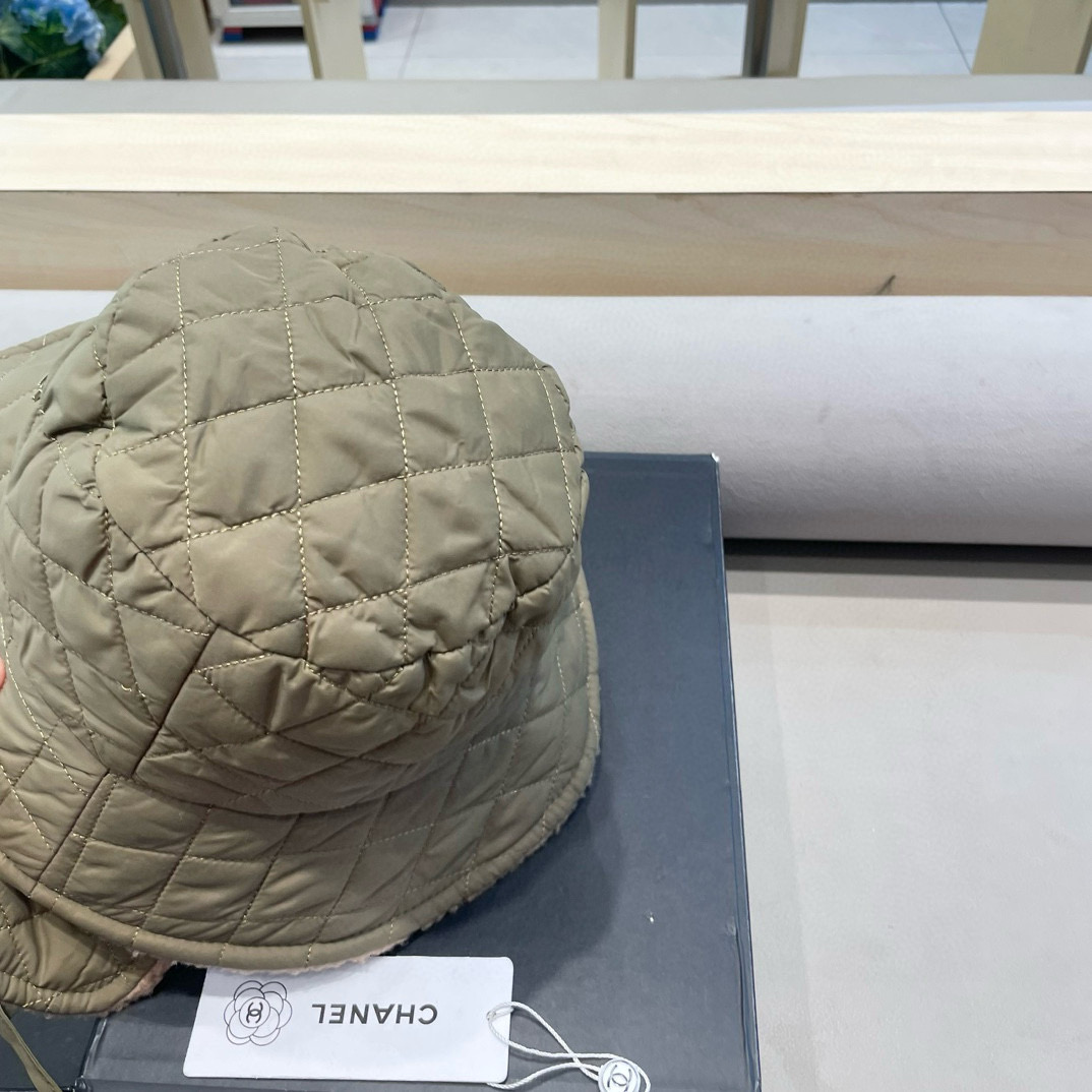 Chanel香奈儿款羽绒棉新款羊羔绒渔夫帽女秋冬保暖护耳帽时尚百搭素颜遮脸帽