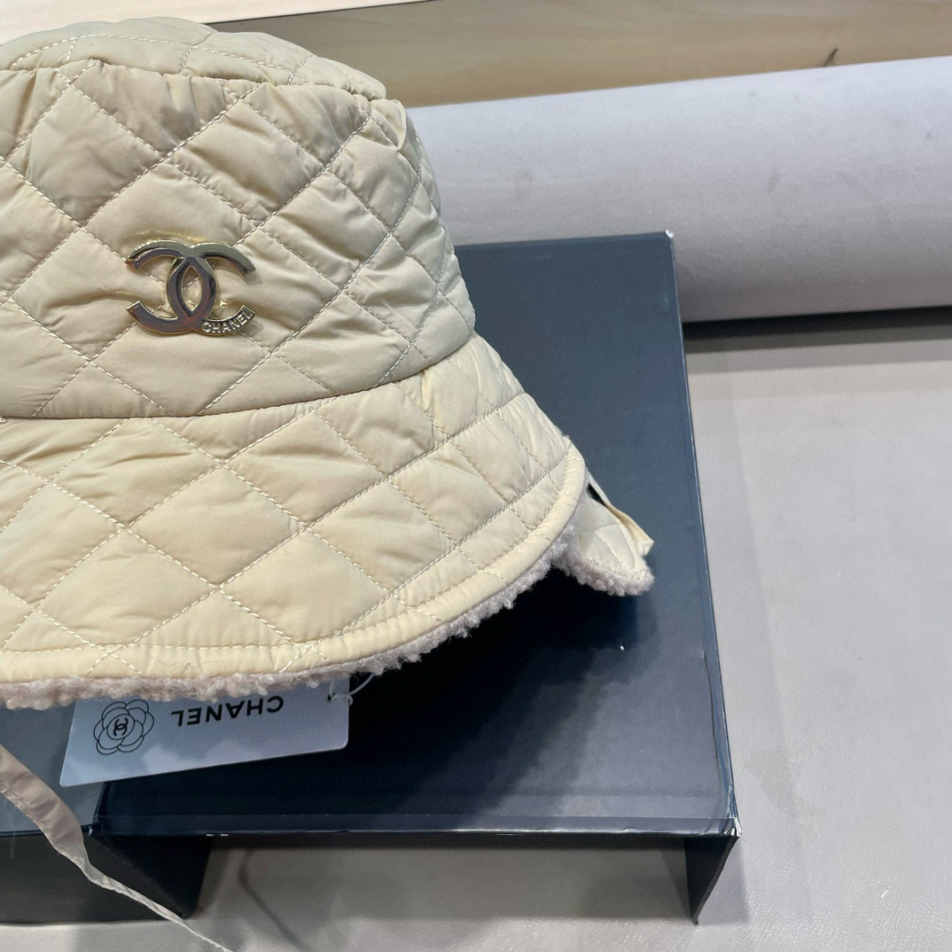 Chanel香奈儿款羽绒棉新款羊羔绒渔夫帽女秋冬保暖护耳帽时尚百搭素颜遮脸帽