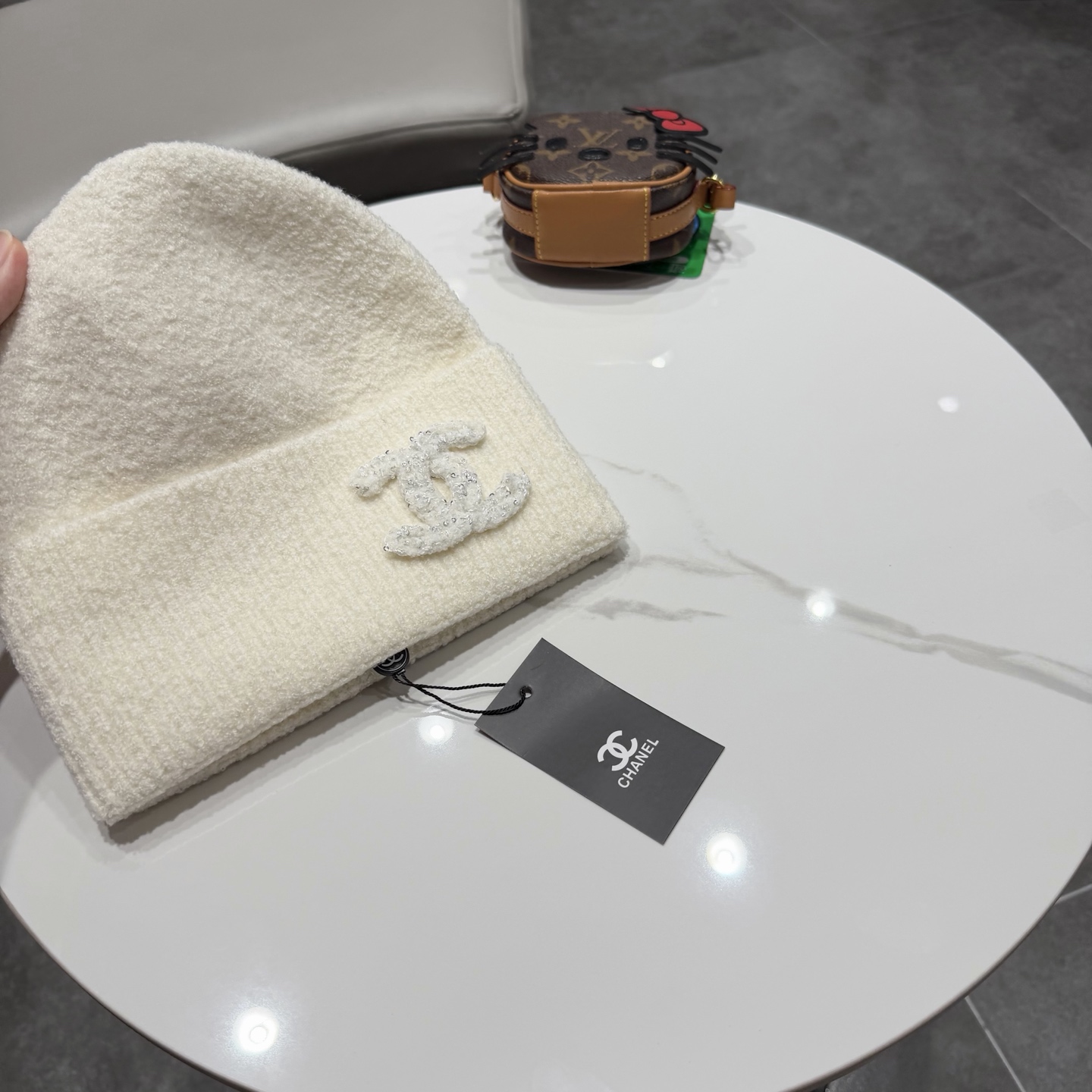 Chanel官网品质香奈儿秋冬网红时尚博主推荐款毛线帽，小红书爆款，手感超柔软舒适的针织线帽，弹性极佳！