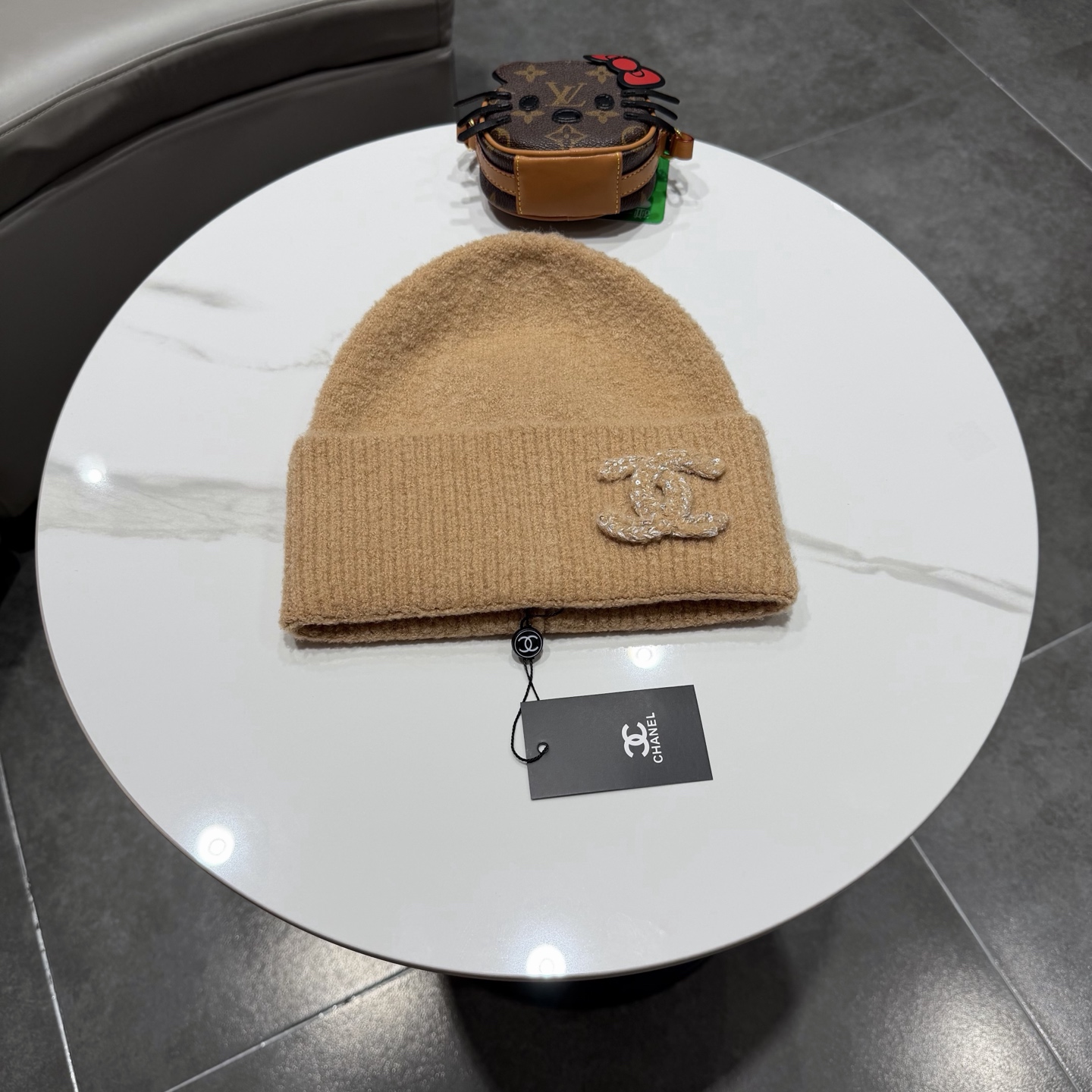 Chanel官网品质香奈儿秋冬网红时尚博主推荐款毛线帽，小红书爆款，手感超柔软舒适的针织线帽，弹性极佳！