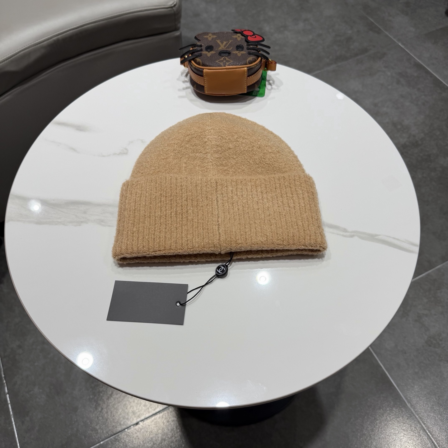 Chanel官网品质香奈儿秋冬网红时尚博主推荐款毛线帽，小红书爆款，手感超柔软舒适的针织线帽，弹性极佳！