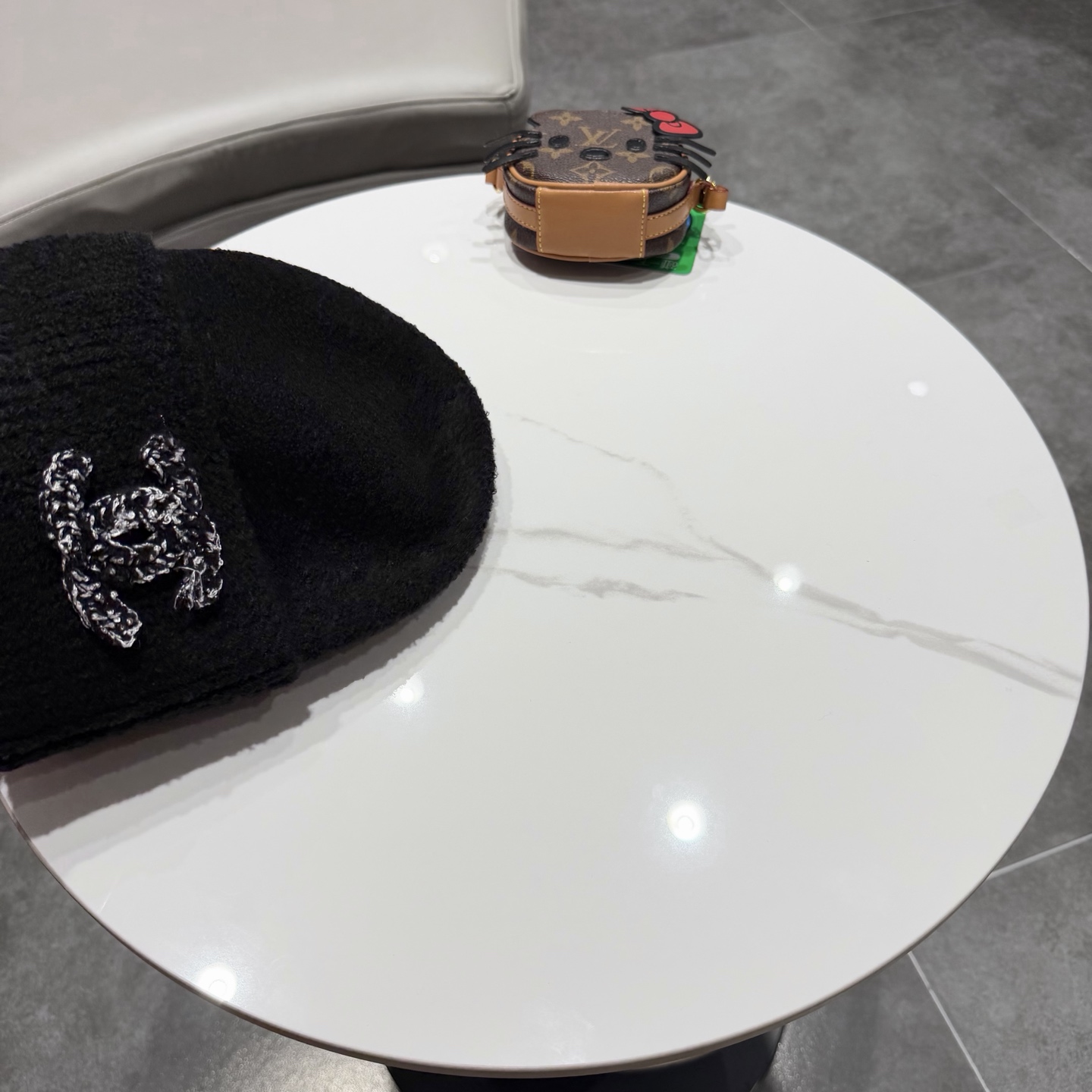 Chanel官网品质香奈儿秋冬网红时尚博主推荐款毛线帽，小红书爆款，手感超柔软舒适的针织线帽，弹性极佳！