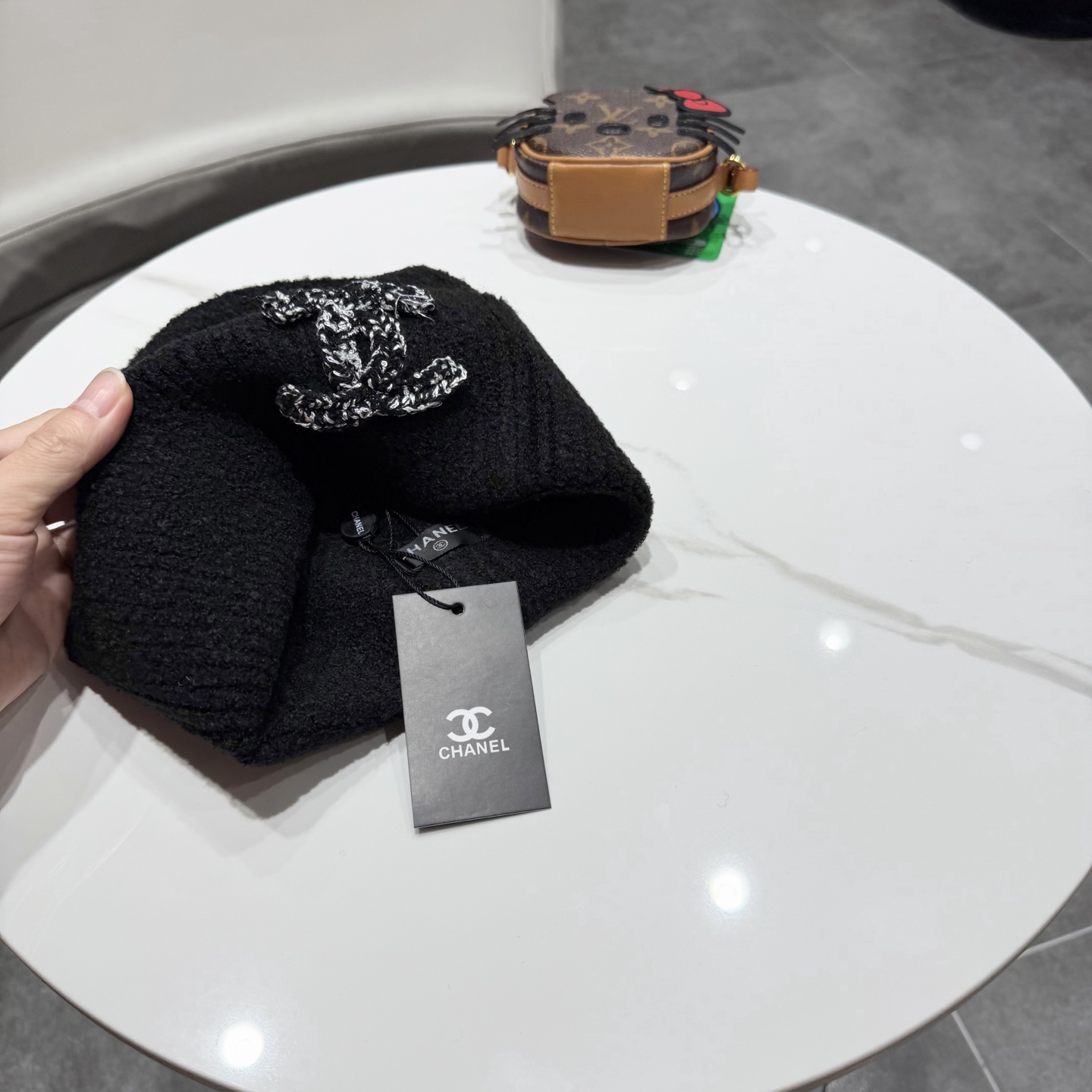 Chanel官网品质香奈儿秋冬网红时尚博主推荐款毛线帽，小红书爆款，手感超柔软舒适的针织线帽，弹性极佳！
