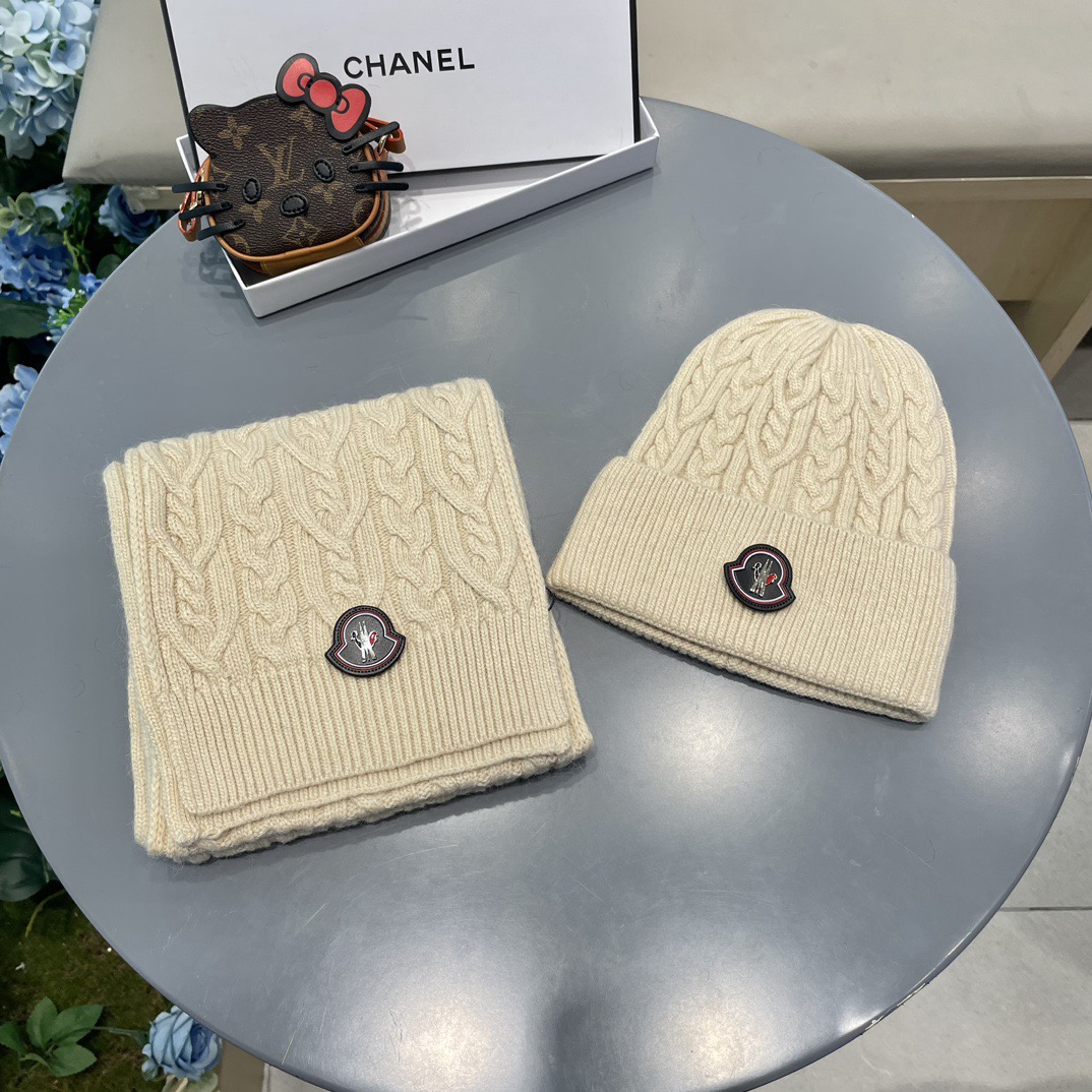 Moncler 蒙口套装秋冬款翻边羊毛针织毛线帽 高品质定制!这款必定是极简主义的最爱 干净,利索,时尚百搭,绝对不挑脸 Moncler 蒙口套装秋冬款翻边羊毛针织毛线帽 高品质定制!这款必定是极简主义的最爱 干净,利索,时尚百搭,绝对不挑脸