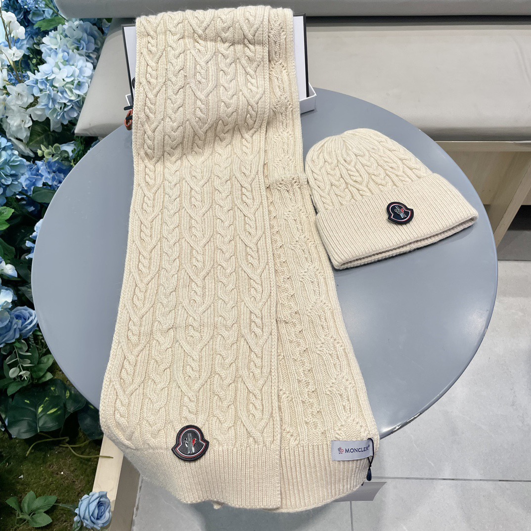 Moncler 蒙口套装秋冬款翻边羊毛针织毛线帽 高品质定制!这款必定是极简主义的最爱 干净,利索,时尚百搭,绝对不挑脸 Moncler 蒙口套装秋冬款翻边羊毛针织毛线帽 高品质定制!这款必定是极简主义的最爱 干净,利索,时尚百搭,绝对不挑脸