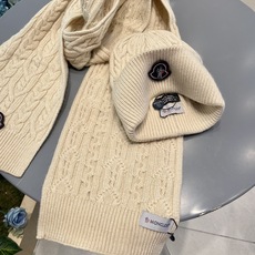 Moncler 蒙口套装秋冬款翻边羊毛针织毛线帽 高品质定制!这款必定是极简主义的最爱 干净,利索,时尚百搭,绝对不挑脸 Moncler 蒙口套装秋冬款翻边羊毛针织毛线帽 高品质定制!这款必定是极简主义的最爱 干净,利索,时尚百搭,绝对不挑脸