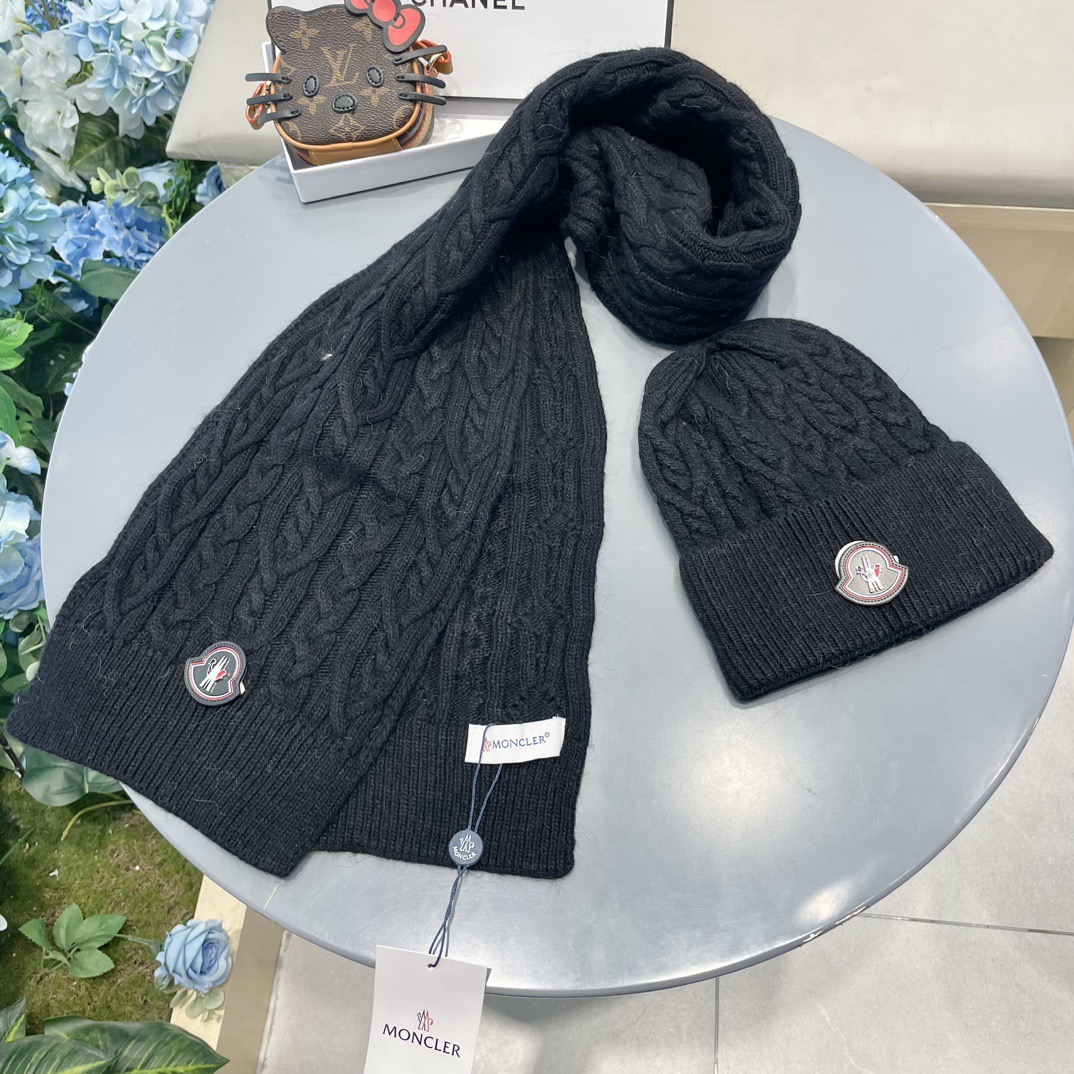 Moncler 蒙口套装秋冬款翻边羊毛针织毛线帽 高品质定制!这款必定是极简主义的最爱 干净,利索,时尚百搭,绝对不挑脸 Moncler 蒙口套装秋冬款翻边羊毛针织毛线帽 高品质定制!这款必定是极简主义的最爱 干净,利索,时尚百搭,绝对不挑脸
