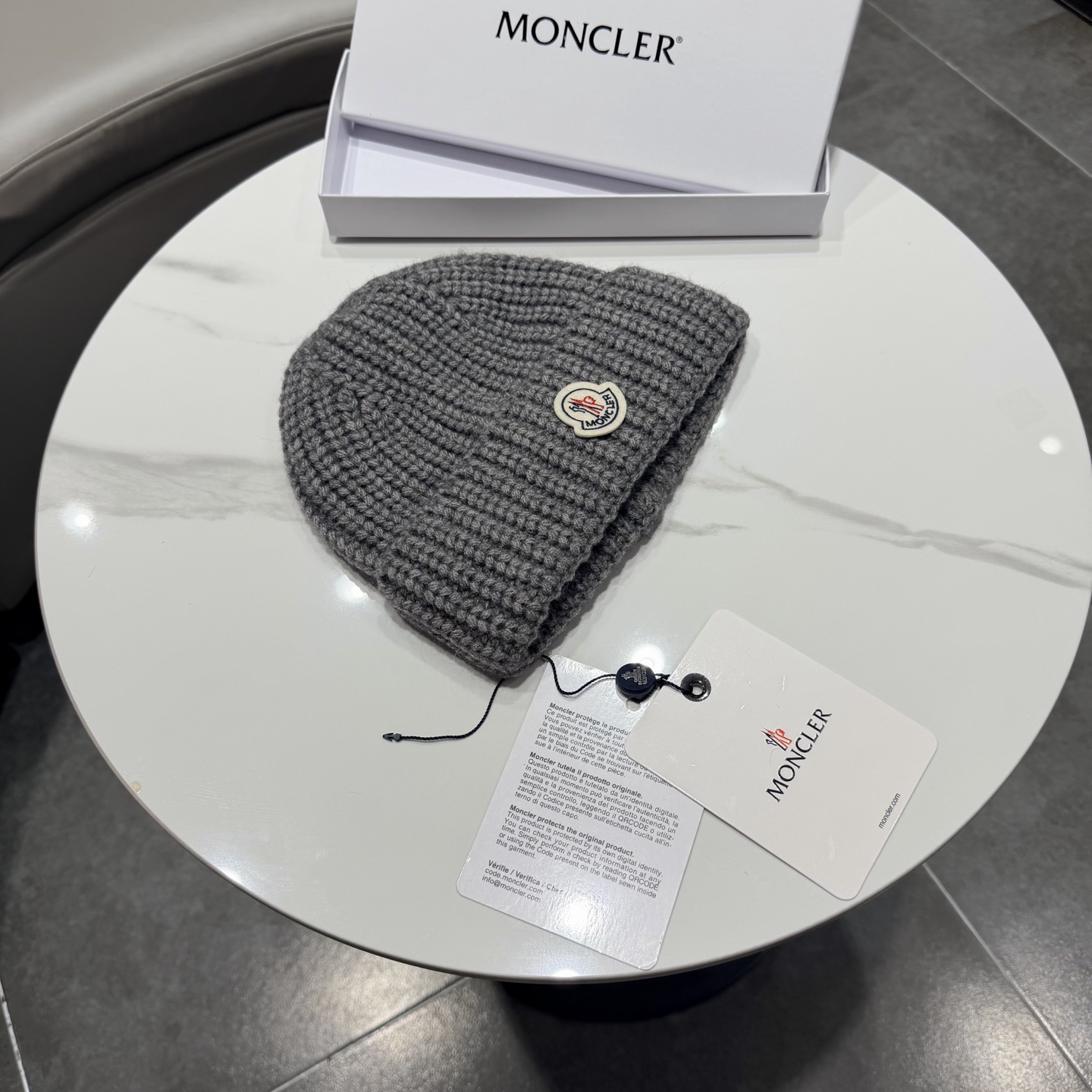 蒙口Moncler盟可睐💥针织帽，原单复刻.非常柔软亲肤，弹性很好💓有质感又非常百搭的款式~保暖的  毛线帽，均码有弹性
