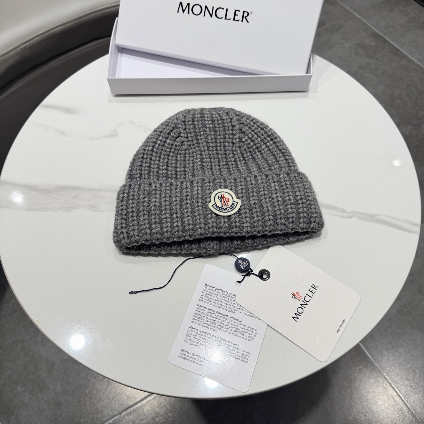 蒙口Moncler盟可睐💥针织帽，原单复刻.非常柔软亲肤，弹性很好💓有质感又非常百搭的款式~保暖的  毛线帽，均码有弹性