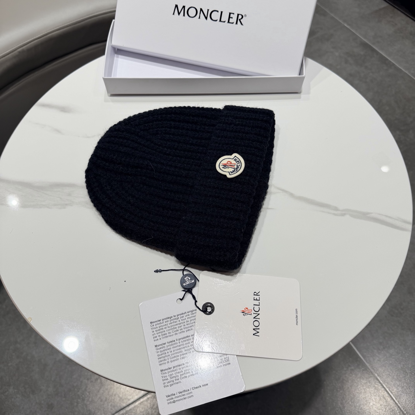 蒙口Moncler盟可睐💥针织帽，原单复刻.非常柔软亲肤，弹性很好💓有质感又非常百搭的款式~保暖的  毛线帽，均码有弹性