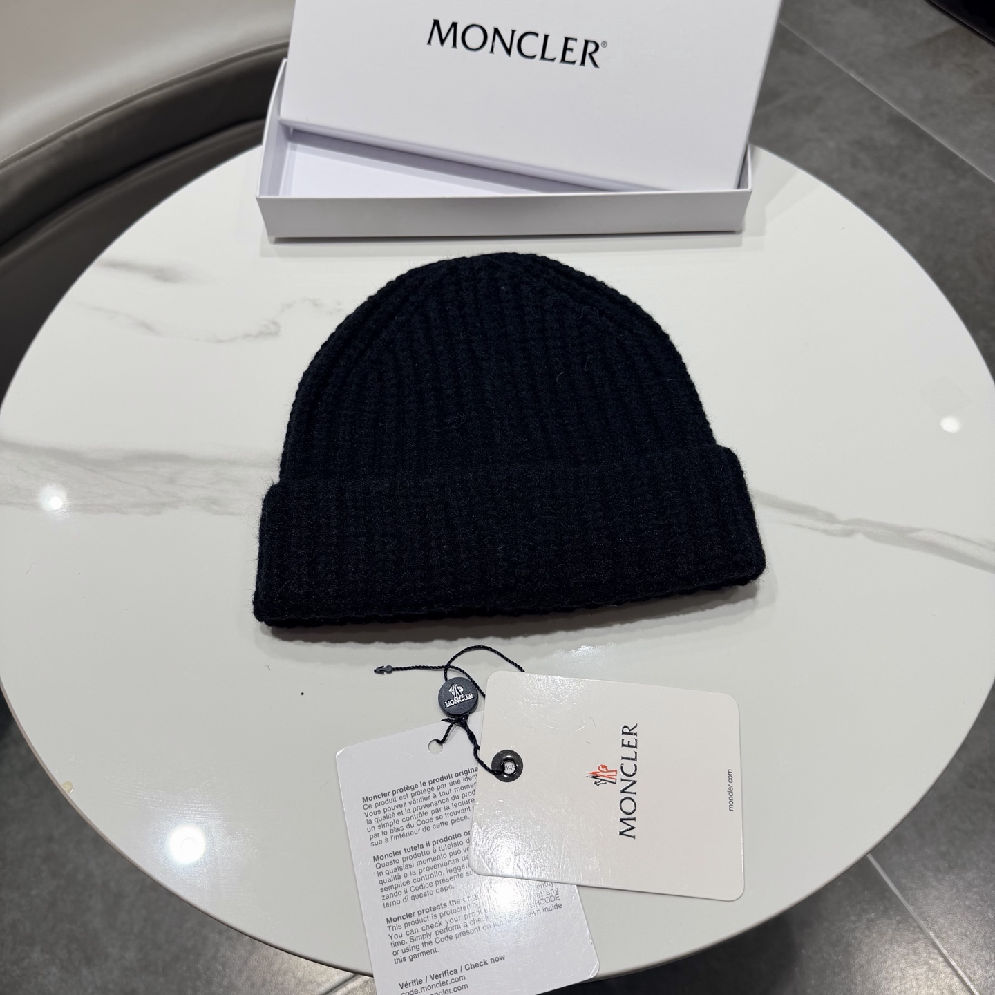 蒙口Moncler盟可睐💥针织帽，原单复刻.非常柔软亲肤，弹性很好💓有质感又非常百搭的款式~保暖的  毛线帽，均码有弹性