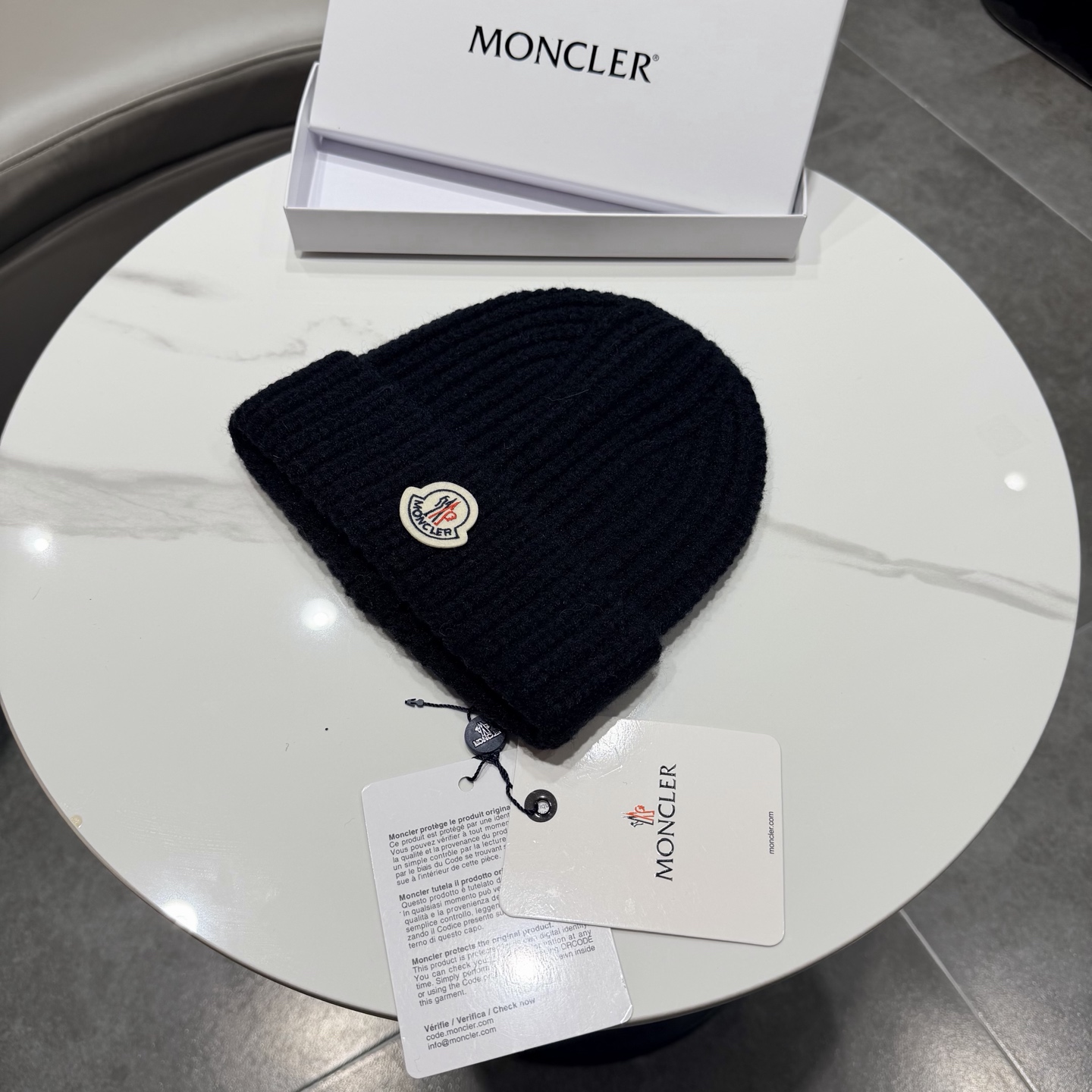 蒙口Moncler盟可睐💥针织帽，原单复刻.非常柔软亲肤，弹性很好💓有质感又非常百搭的款式~保暖的  毛线帽，均码有弹性