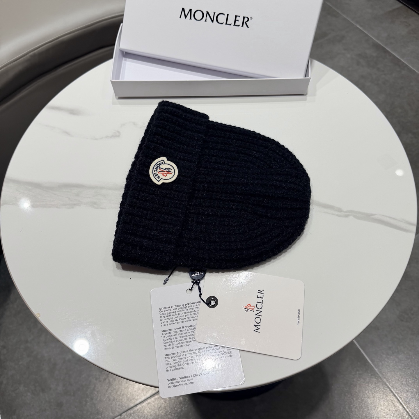 蒙口Moncler盟可睐💥针织帽，原单复刻.非常柔软亲肤，弹性很好💓有质感又非常百搭的款式~保暖的  毛线帽，均码有弹性