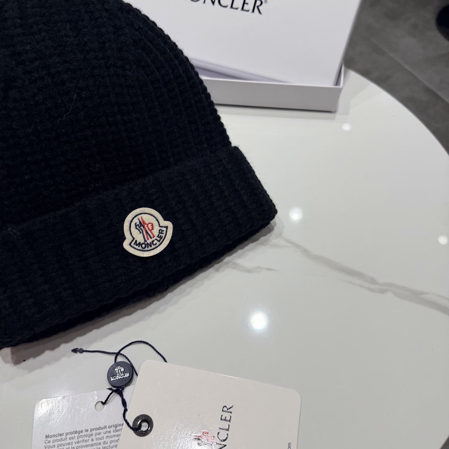 蒙口Moncler盟可睐💥针织帽，原单复刻.非常柔软亲肤，弹性很好💓有质感又非常百搭的款式~保暖的  毛线帽，均码有弹性