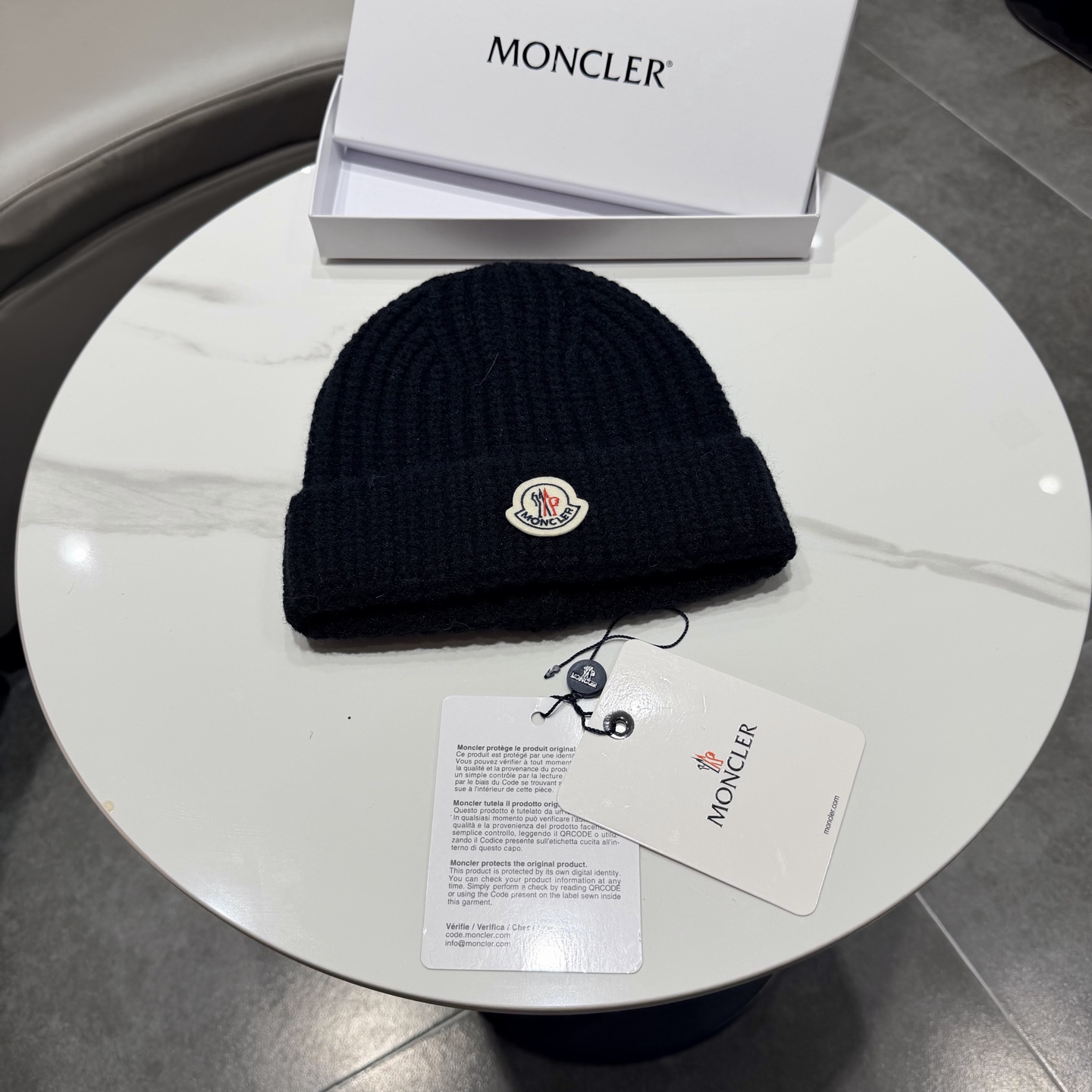 蒙口Moncler盟可睐💥针织帽，原单复刻.非常柔软亲肤，弹性很好💓有质感又非常百搭的款式~保暖的  毛线帽，均码有弹性