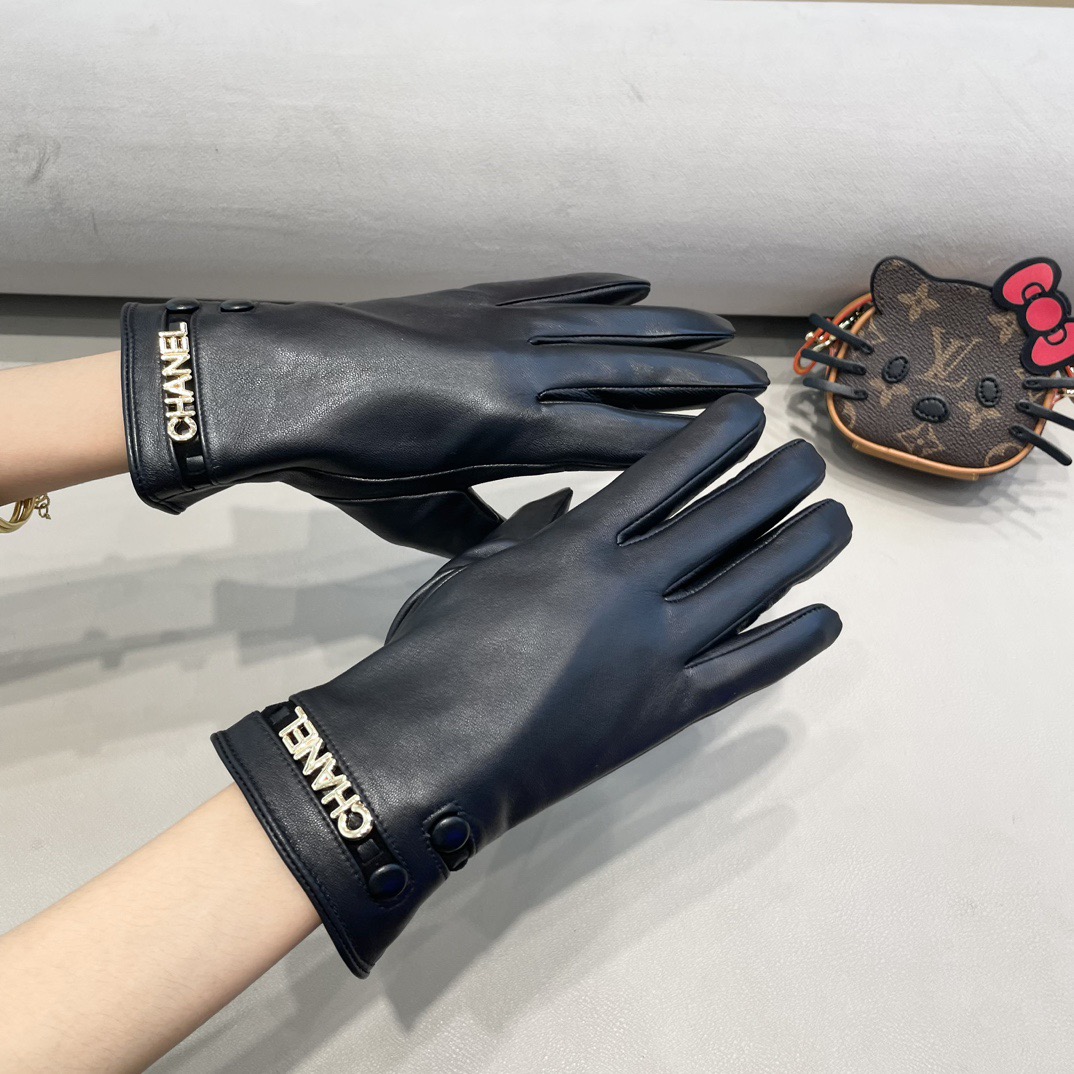 NO:618241,Chanel women's sheepskin gloves, fashionable gloves, warm in autumn and winter with velvet lining, classic and simple, super comfortable, soft and versatile!  ML gloves, gloves, chanel, sheepskin, gloves19860909香奈儿女款羊皮手套,时尚手套,秋冬保暖加绒内里,经典简洁上手超舒适柔软、百搭！ML手套,手套,chanel,sheepskin,gloves,accessory