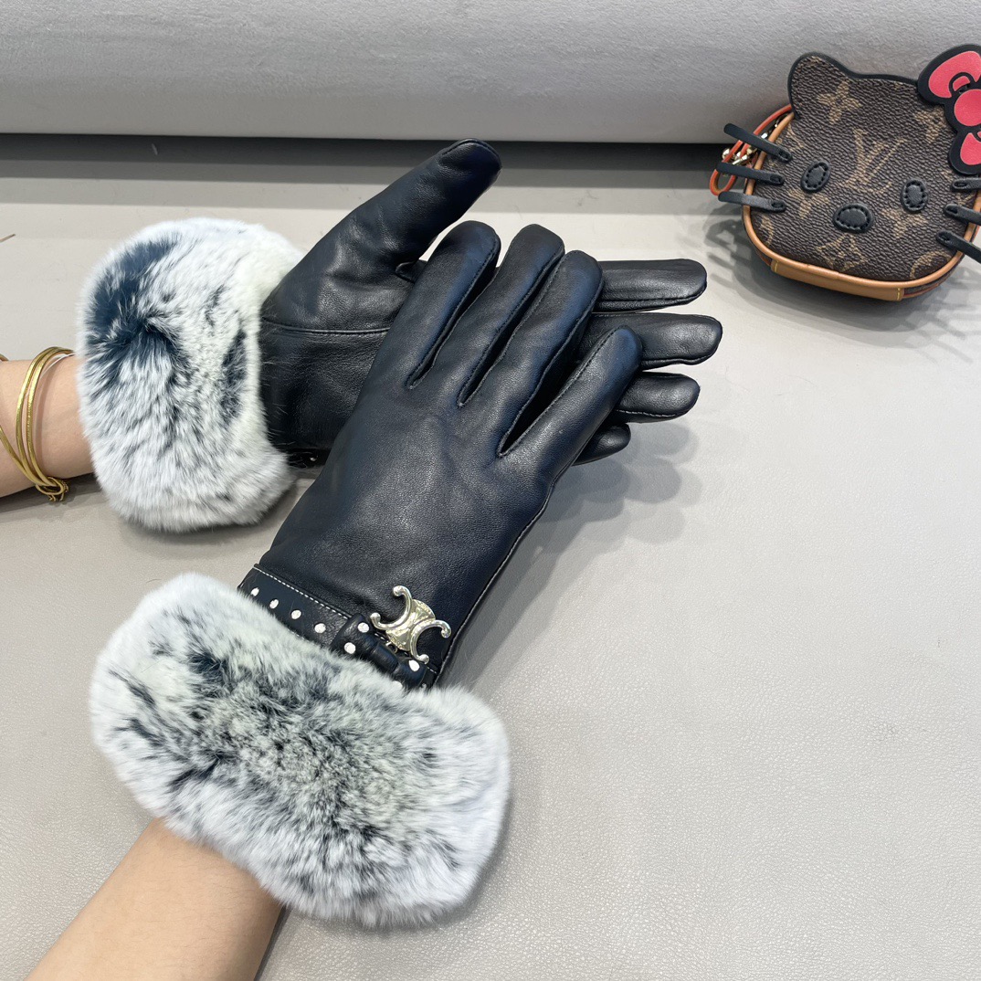 NO:618247,Celine women's new lazy rabbit fur sheepskin gloves, fashionable gloves, warm in autumn and winter with velvet lining, classic, simple and easy to use, super comfortable, soft and versatile!  Size L XL gloves, gloves, sheepskin, gloves19860909塞琳女款懒兔毛新品羊皮手套,时尚手套,秋冬保暖加绒内里,经典简洁上手超舒适柔软、百搭！码数L XL手套,手套,sheepskin,gloves,accessory