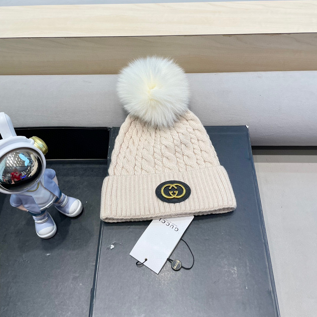 Gucci古奇秋冬配狐狸毛球新款毛线帽，羊毛面料，男女同款