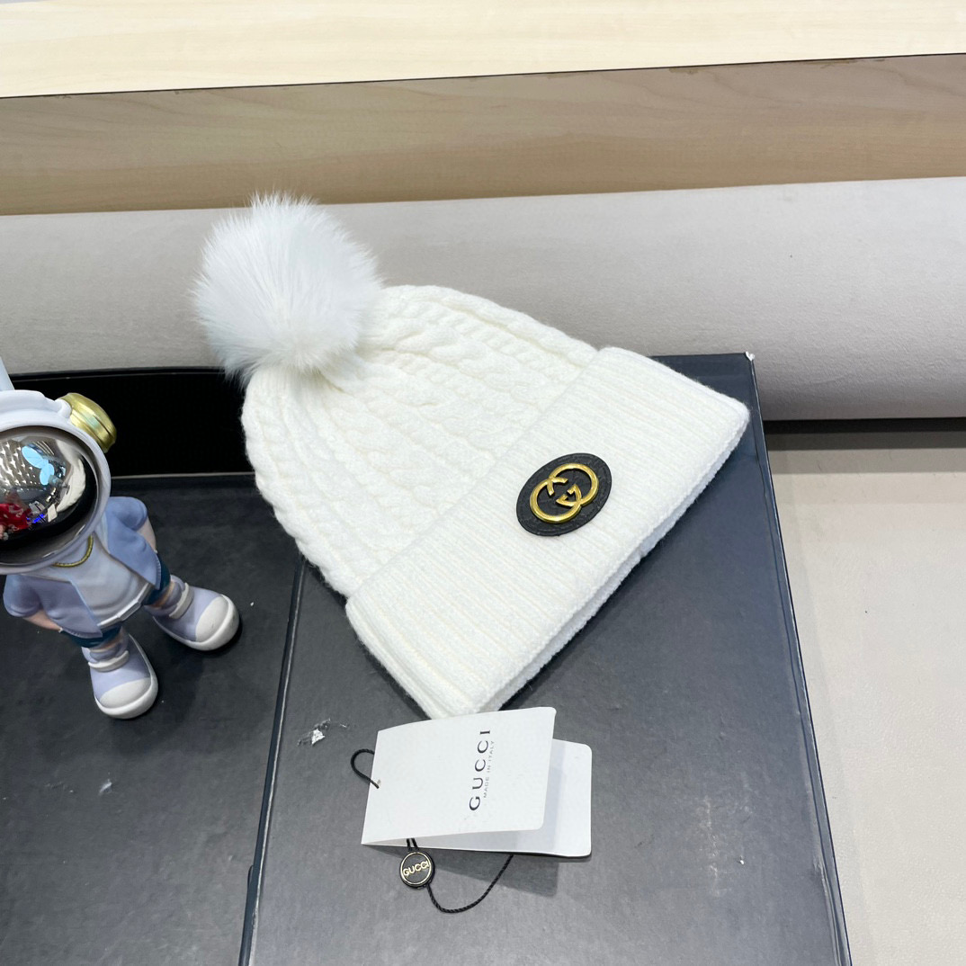 Gucci古奇秋冬配狐狸毛球新款毛线帽，羊毛面料，男女同款