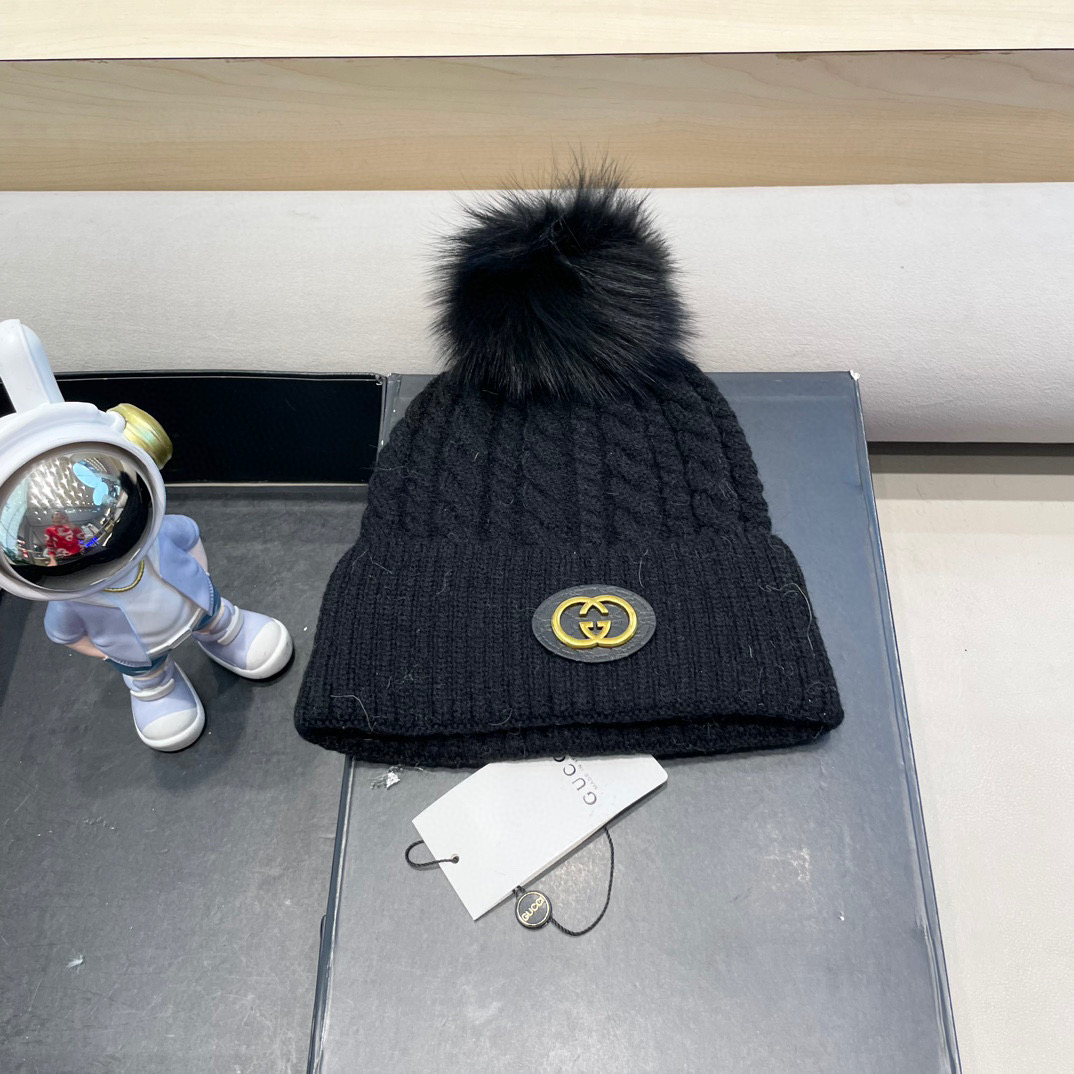 Gucci古奇秋冬配狐狸毛球新款毛线帽，羊毛面料，男女同款