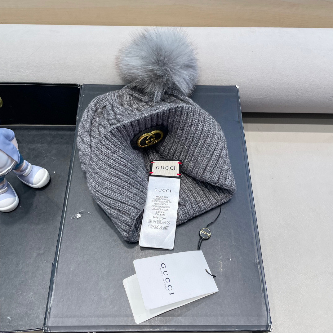 Gucci古奇秋冬配狐狸毛球新款毛线帽，羊毛面料，男女同款