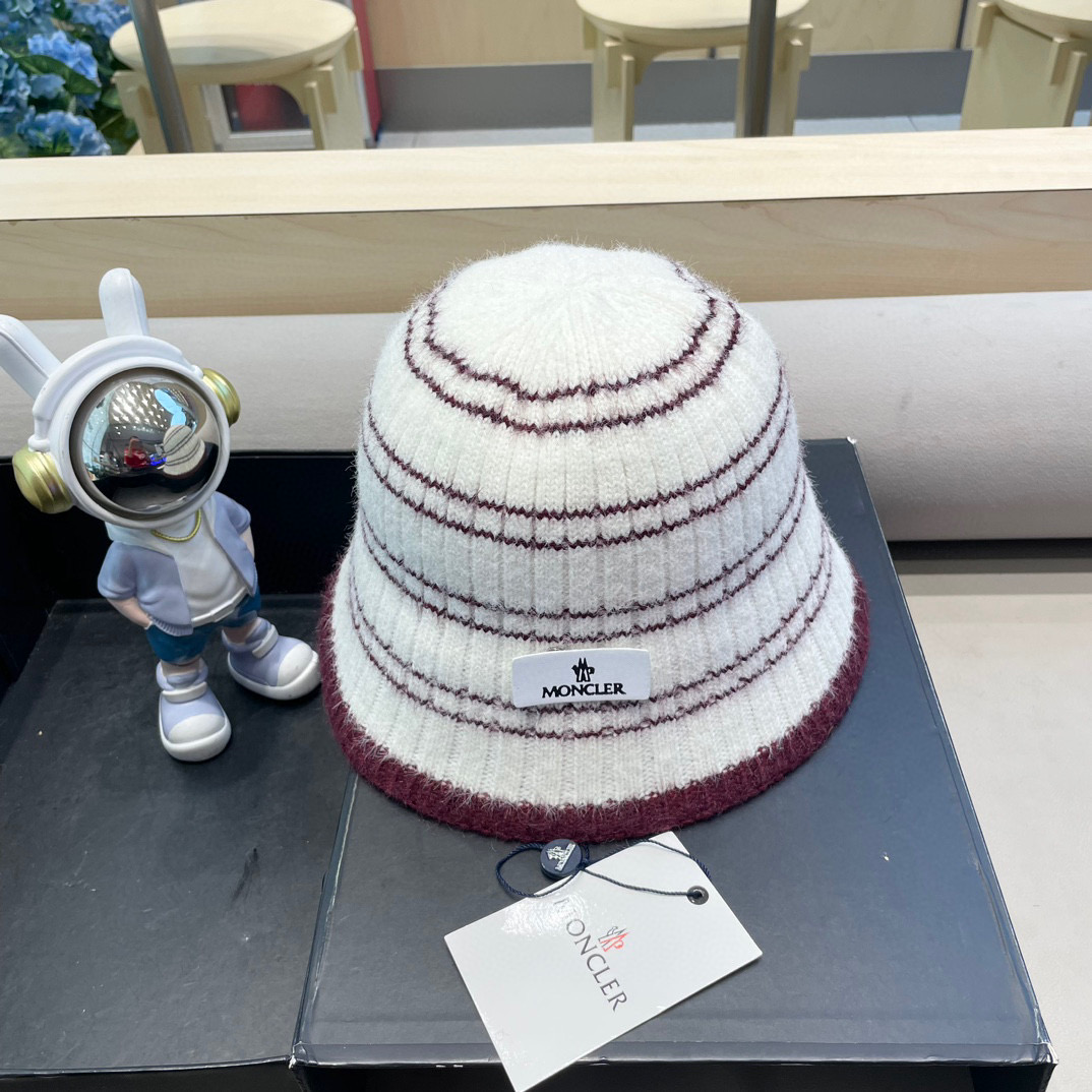 moncler撞色条纹小狗装饰保暖渔夫帽女新款秋冬韩版显脸小圆顶水桶帽