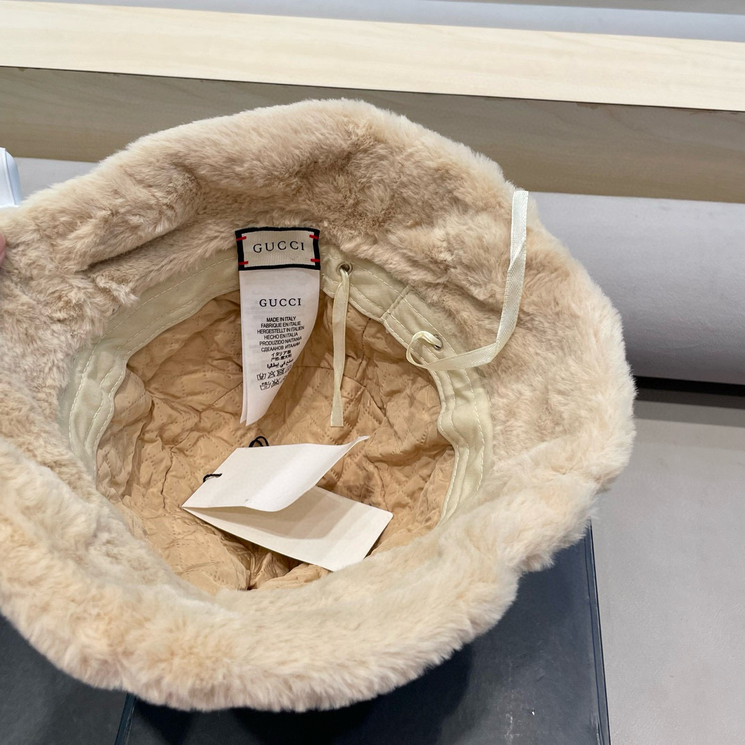 Gucci 毛绒帽子2025新款秋冬季百搭显脸小保暖渔夫帽女士日系网红水桶帽