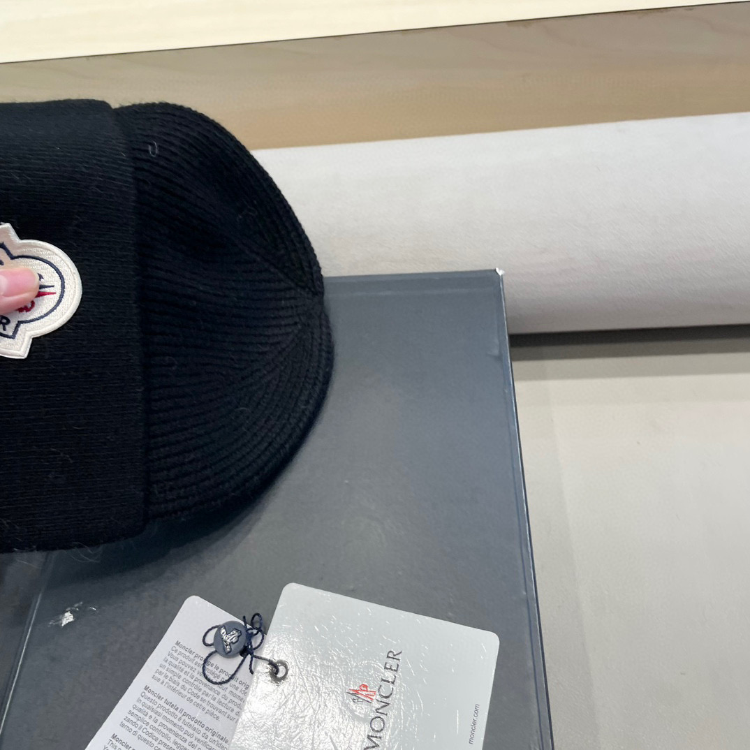 moncler高品质100绵羊🐑毛加兔毛帽子女秋冬保暖护耳针织帽大头围显脸小