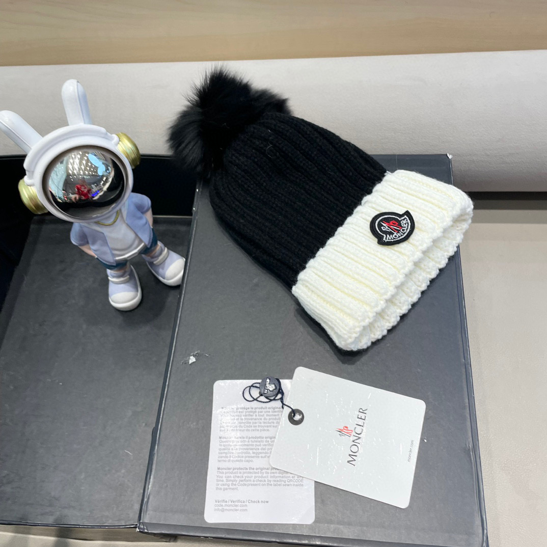 moncler法国定制标冬季保暖针织帽女时髦百搭狐狸毛球拼色可爱毛线帽子
