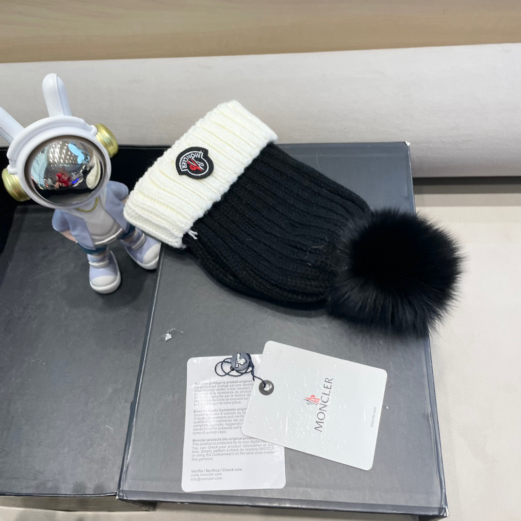 moncler法国定制标冬季保暖针织帽女时髦百搭狐狸毛球拼色可爱毛线帽子