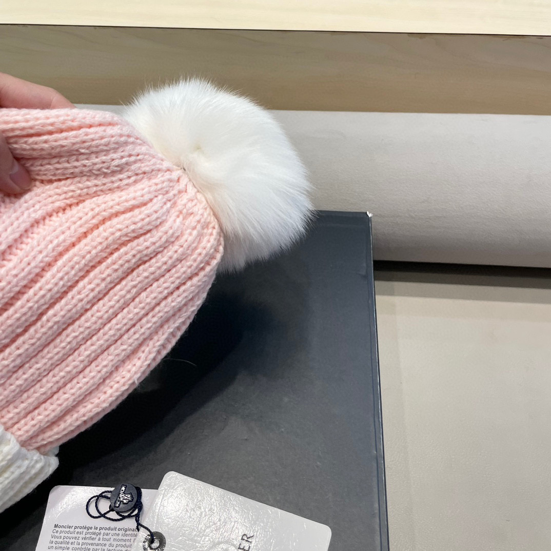 moncler法国定制标冬季保暖针织帽女时髦百搭狐狸毛球拼色可爱毛线帽子