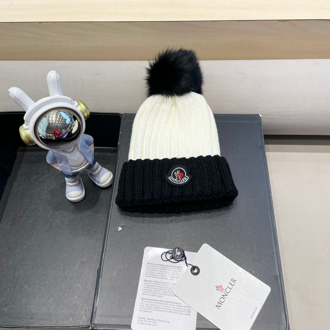 moncler法国定制标冬季保暖针织帽女时髦百搭狐狸毛球拼色可爱毛线帽子