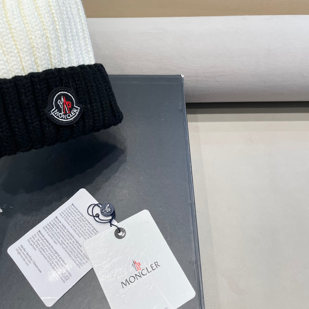 moncler法国定制标冬季保暖针织帽女时髦百搭狐狸毛球拼色可爱毛线帽子