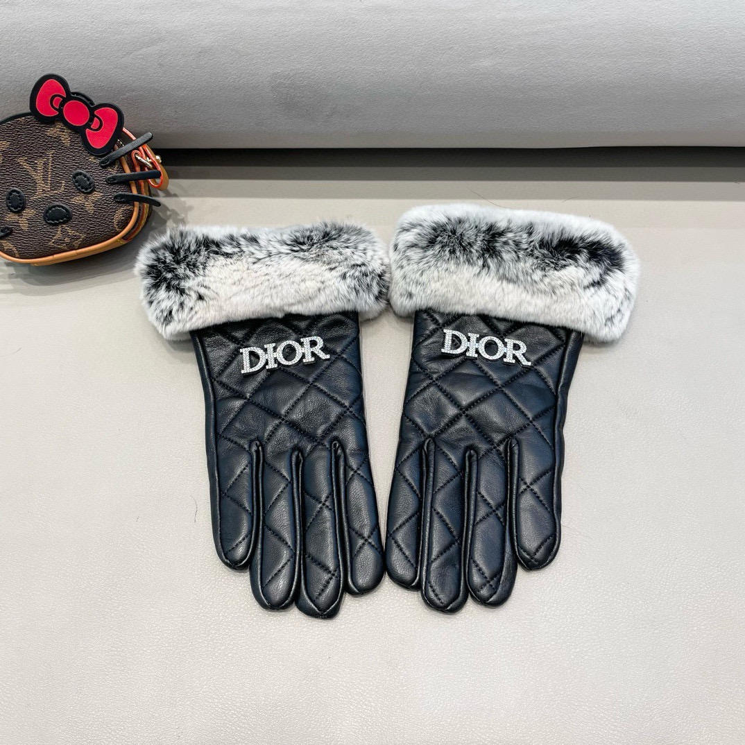 NO:618251,Dior DIDR new autumn and winter lazy rabbit fur sheepskin gloves mobile phone touch screen imported first-grade sheepskin lazy rabbit fur lined with velvet [happy][happy][happy] code number ML gloves, gloves, dior, sheepskin, gloves19860909迪奥DIDR新款秋冬懒兔毛羊皮手套手机触屏进口一级羊皮懒兔毛内里加绒 [愉快][愉快][愉快]码数ML手套,手套,dior,sheepskin,gloves,accessory