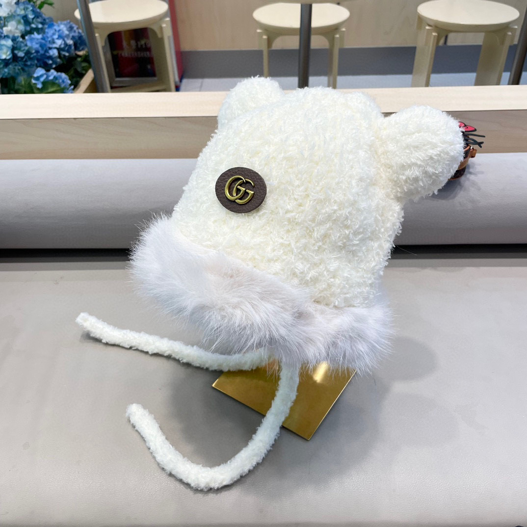 Gucci 可爱小熊耳朵百搭纯色保暖显脸小女款冬季时尚保暖防寒新款毛绒帽