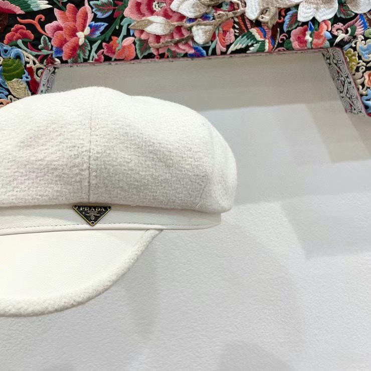PRADA普拉达帽子女秋冬新款毛呢Pu皮檐拼接八角帽英伦复古百搭显脸小贝雷帽潮