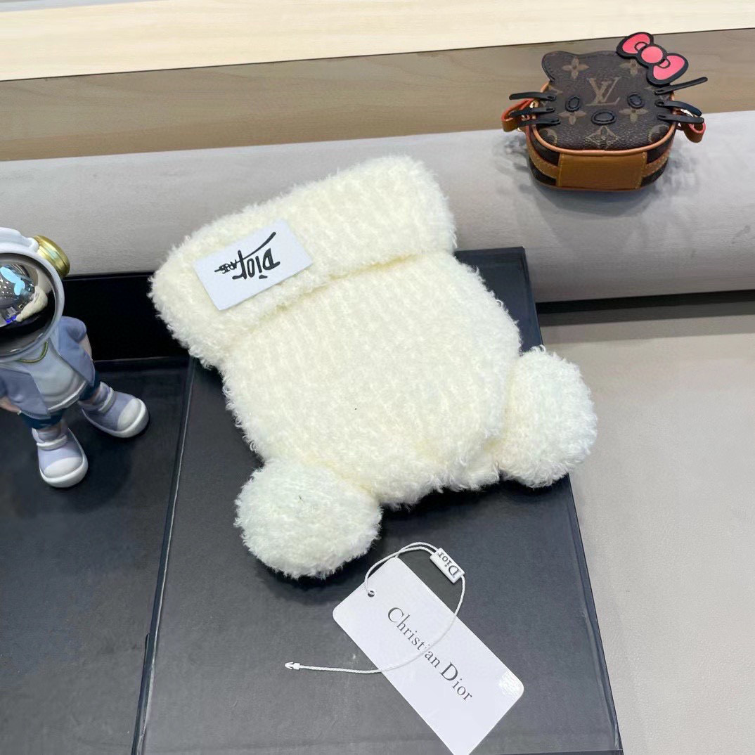 Dior冬季可爱卡通小熊耳朵毛线帽子女日系保暖毛绒加厚护耳学生针织帽