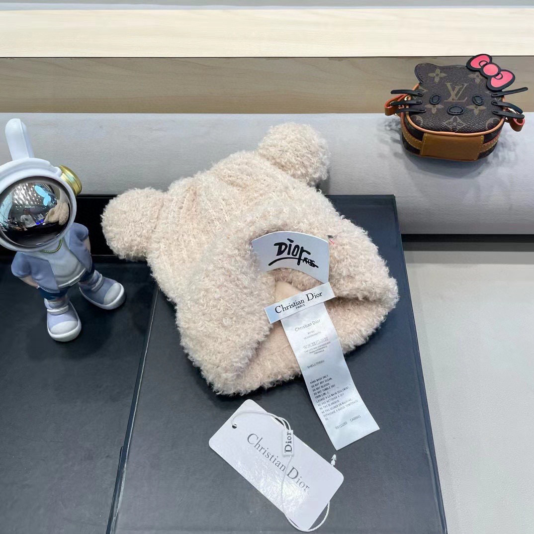 Dior冬季可爱卡通小熊耳朵毛线帽子女日系保暖毛绒加厚护耳学生针织帽