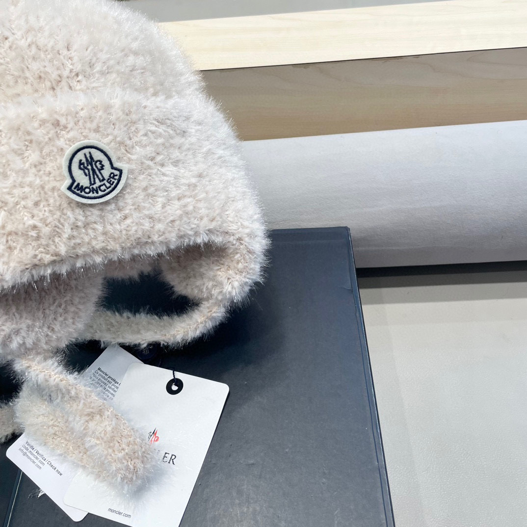 moncler新款时尚潮流显脸小毛线帽秋冬毛绒保暖护耳套头针织帽