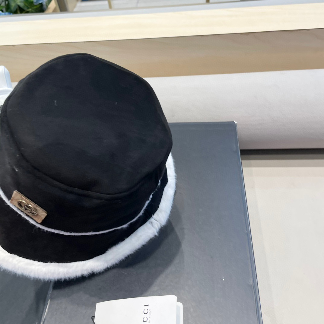 Gucci复古麂皮绒渔夫帽子女秋冬百搭加厚保暖显脸小毛绒帽遮素颜水桶帽