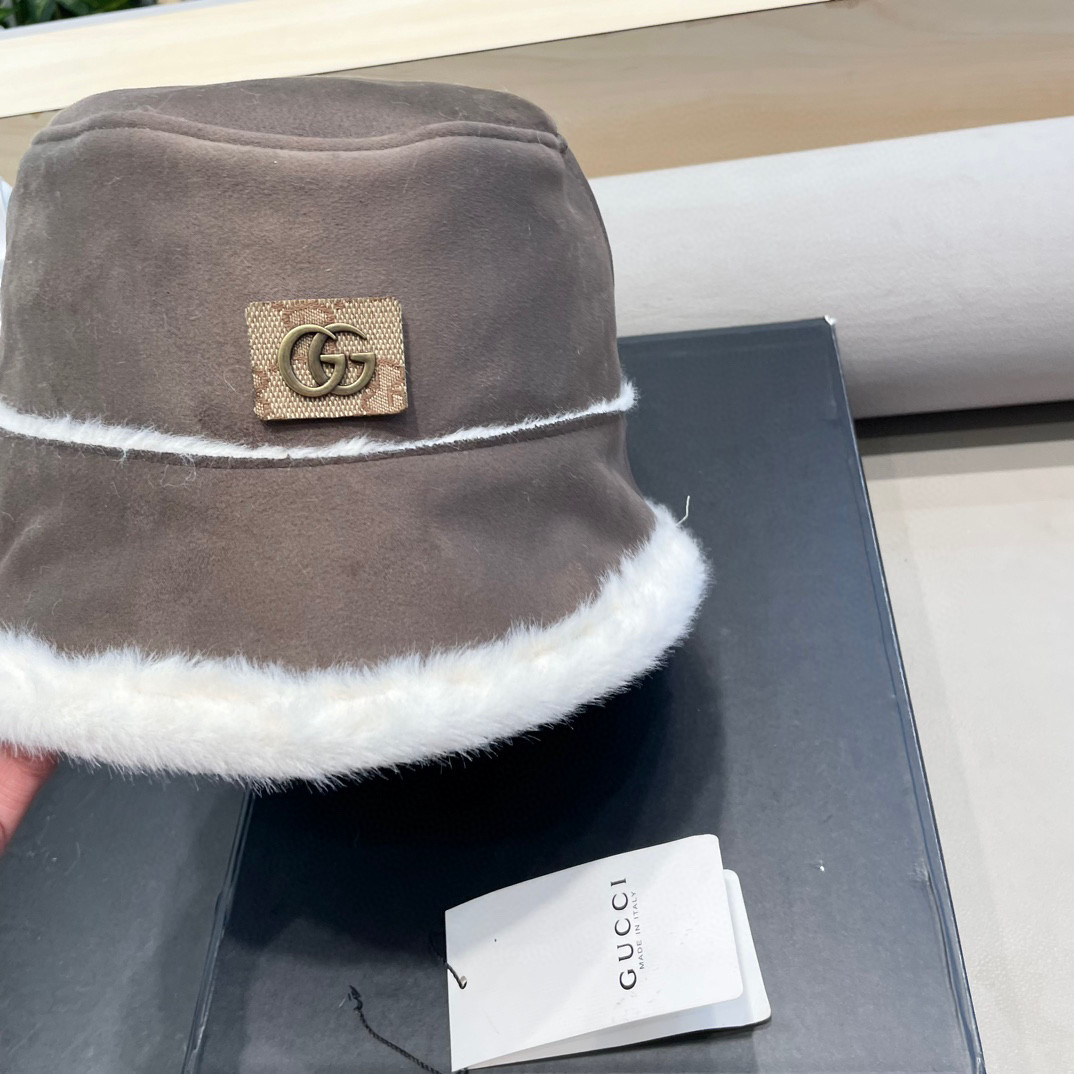 Gucci复古麂皮绒渔夫帽子女秋冬百搭加厚保暖显脸小毛绒帽遮素颜水桶帽