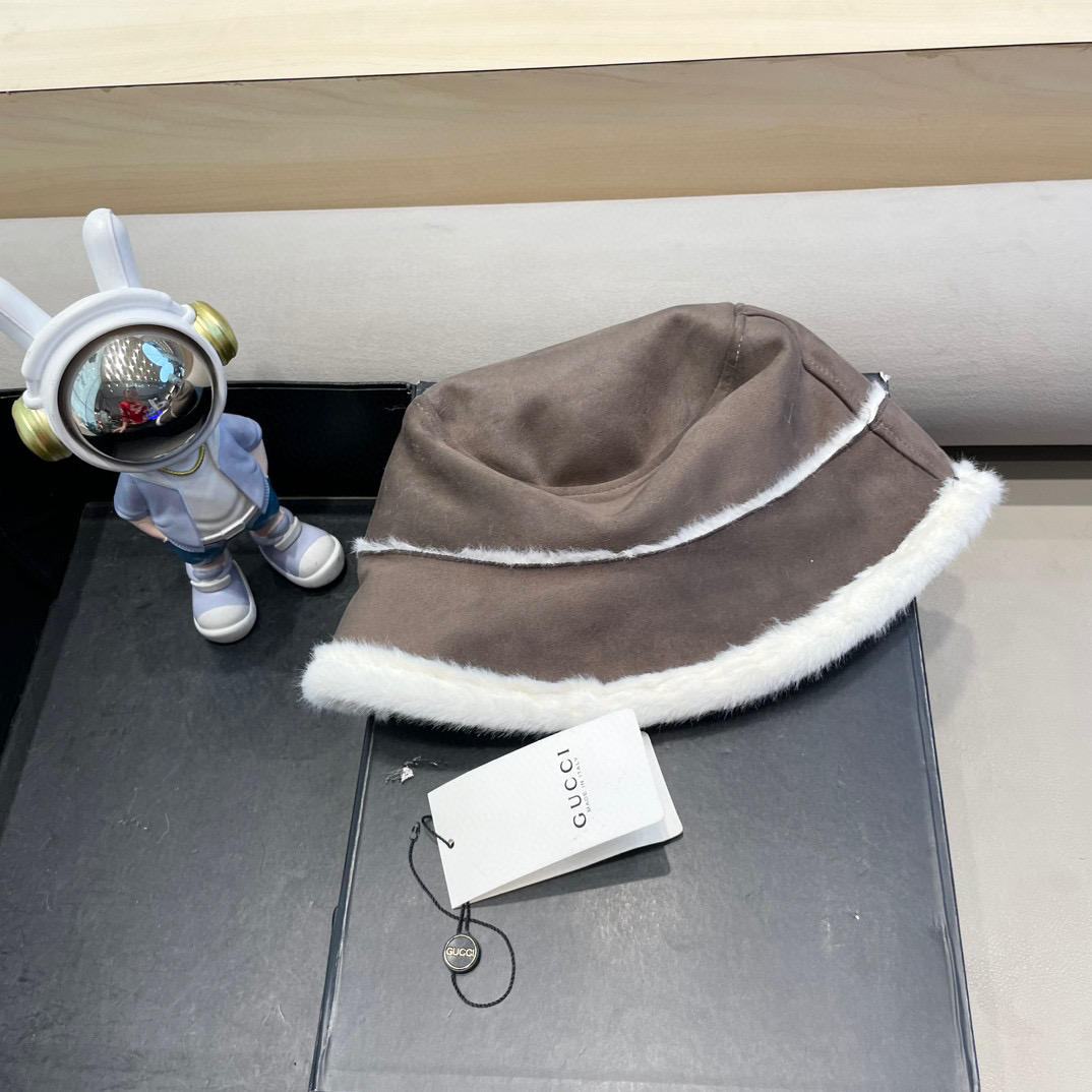 Gucci复古麂皮绒渔夫帽子女秋冬百搭加厚保暖显脸小毛绒帽遮素颜水桶帽