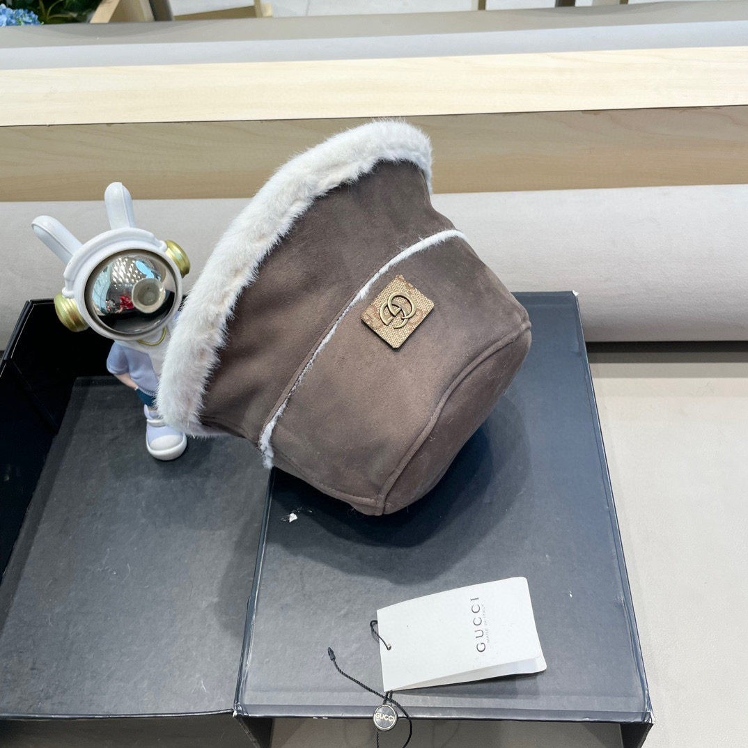 Gucci复古麂皮绒渔夫帽子女秋冬百搭加厚保暖显脸小毛绒帽遮素颜水桶帽