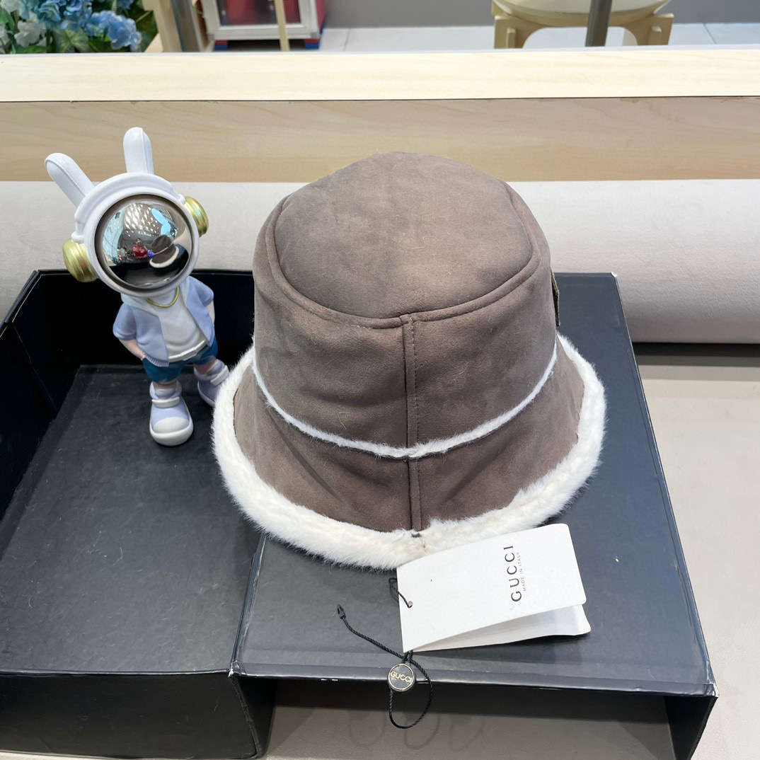 Gucci复古麂皮绒渔夫帽子女秋冬百搭加厚保暖显脸小毛绒帽遮素颜水桶帽
